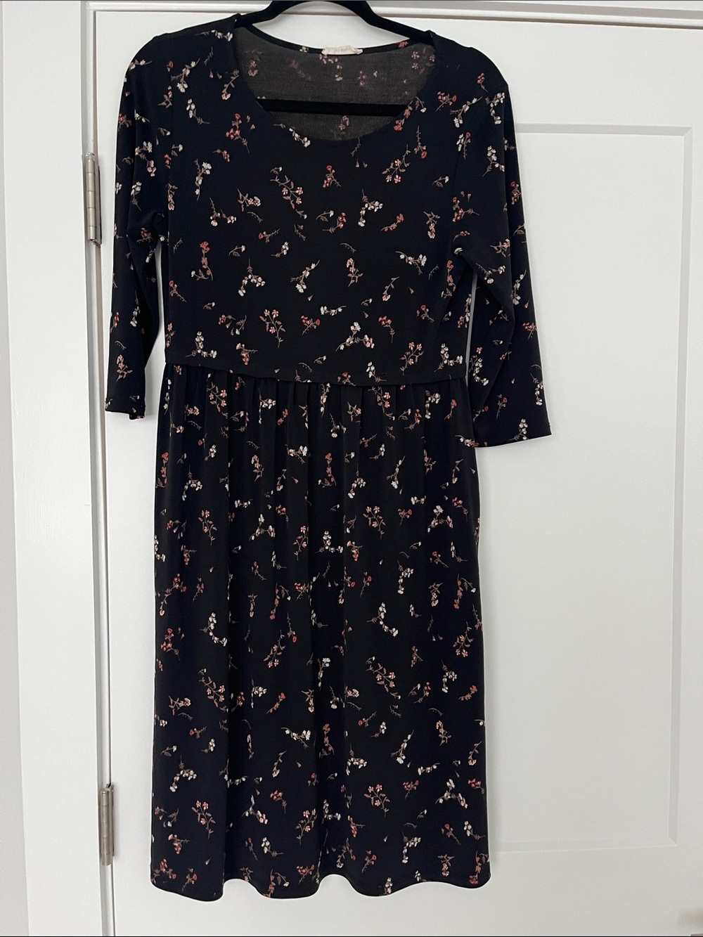 Les Amis Main Street Exchange black floral midi dress size small